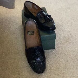 Men’s black dress shoes